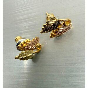 Vintage Black Hills Style 10-12K Tri-Color Gold Grape Leaf Stud Earrings .87g.